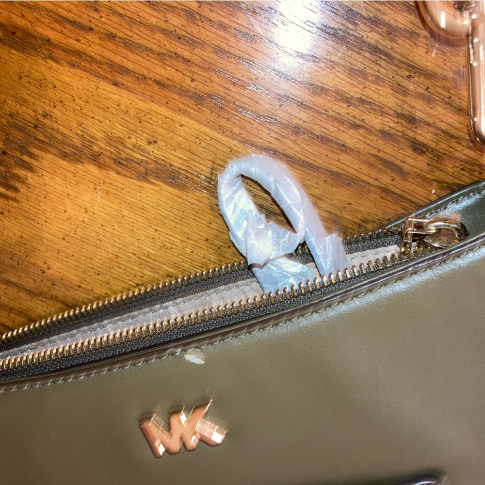 Michael Kors Gloria Leather Crossbody Messenger Bag Olive-Gray - like New - Picture 5 of 15